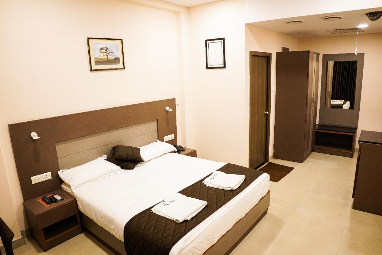 Hotel De L'Amour Port Blair Extérieur photo