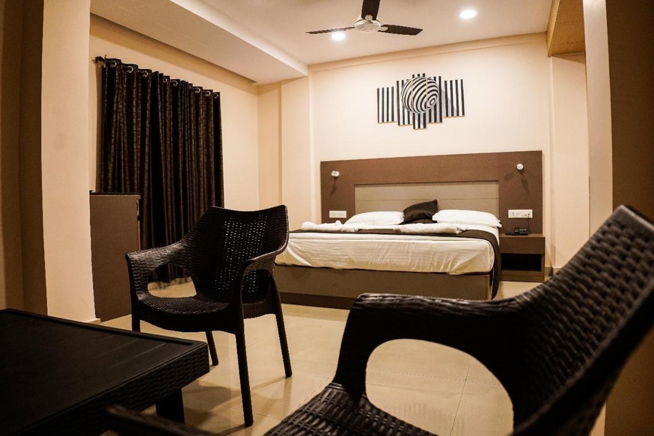 Hotel De L'Amour Port Blair Extérieur photo