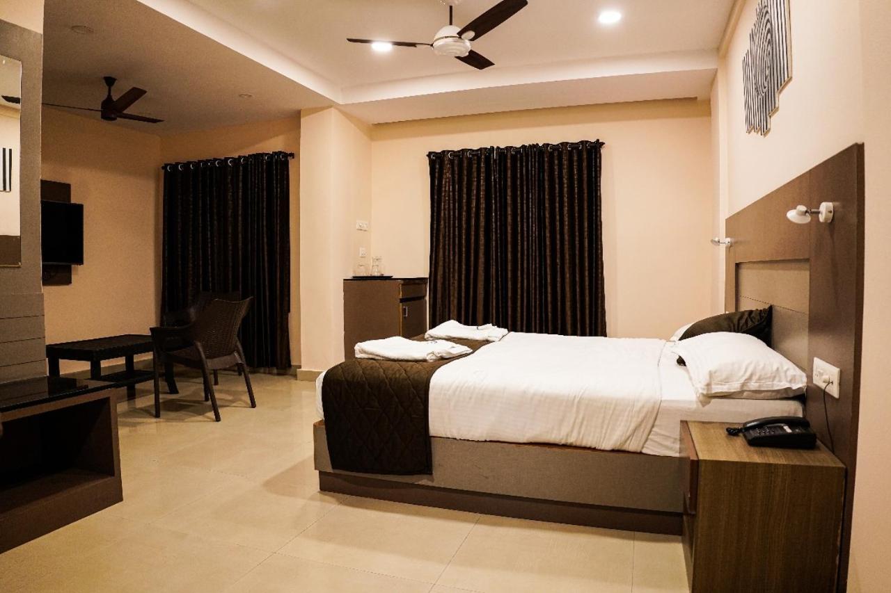 Hotel De L'Amour Port Blair Extérieur photo
